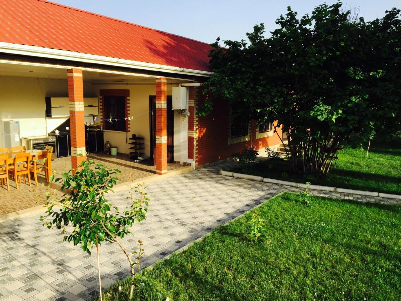 One Dom Cottage גאלבה מראה חיצוני תמונה